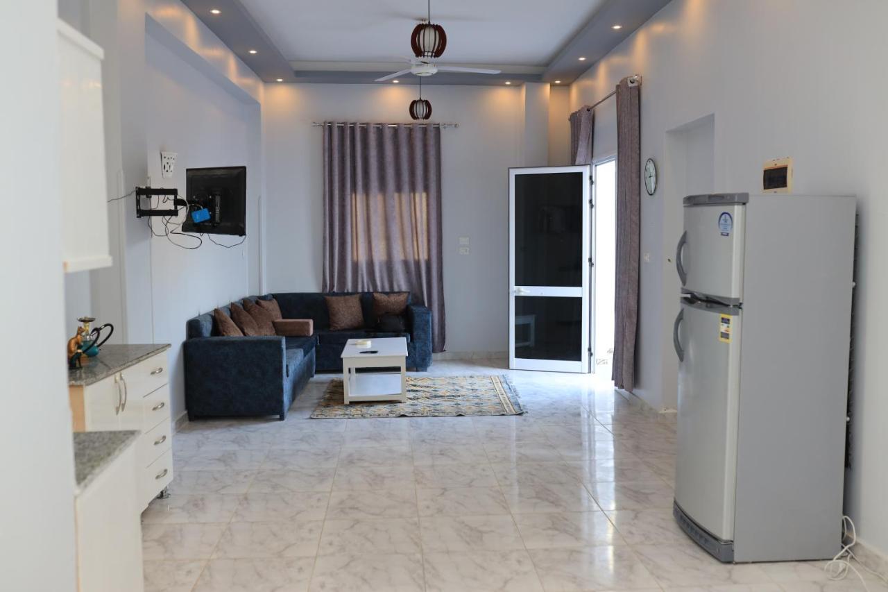 Nefertarie Guest House Luxor Exterior foto