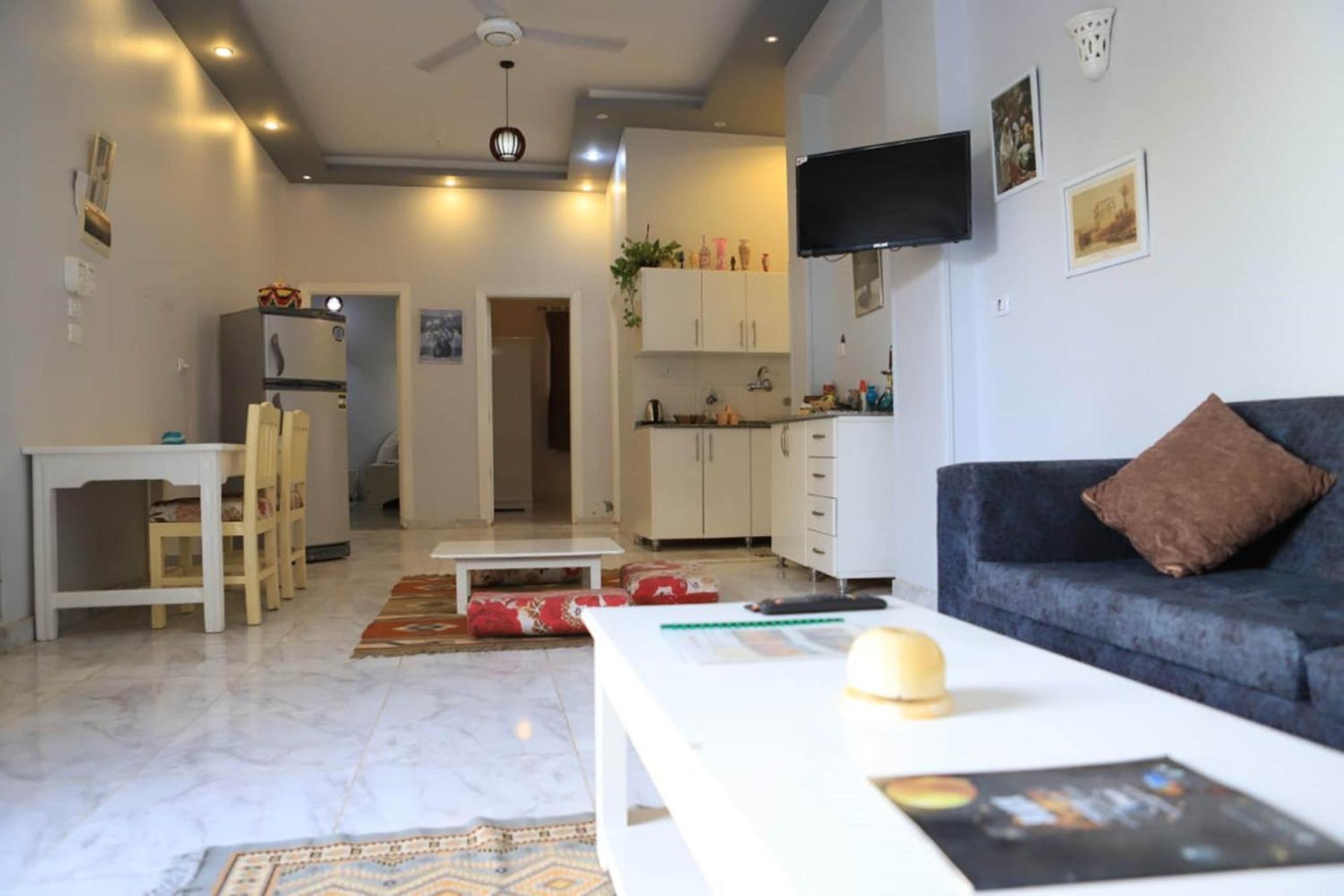 Nefertarie Guest House Luxor Exterior foto